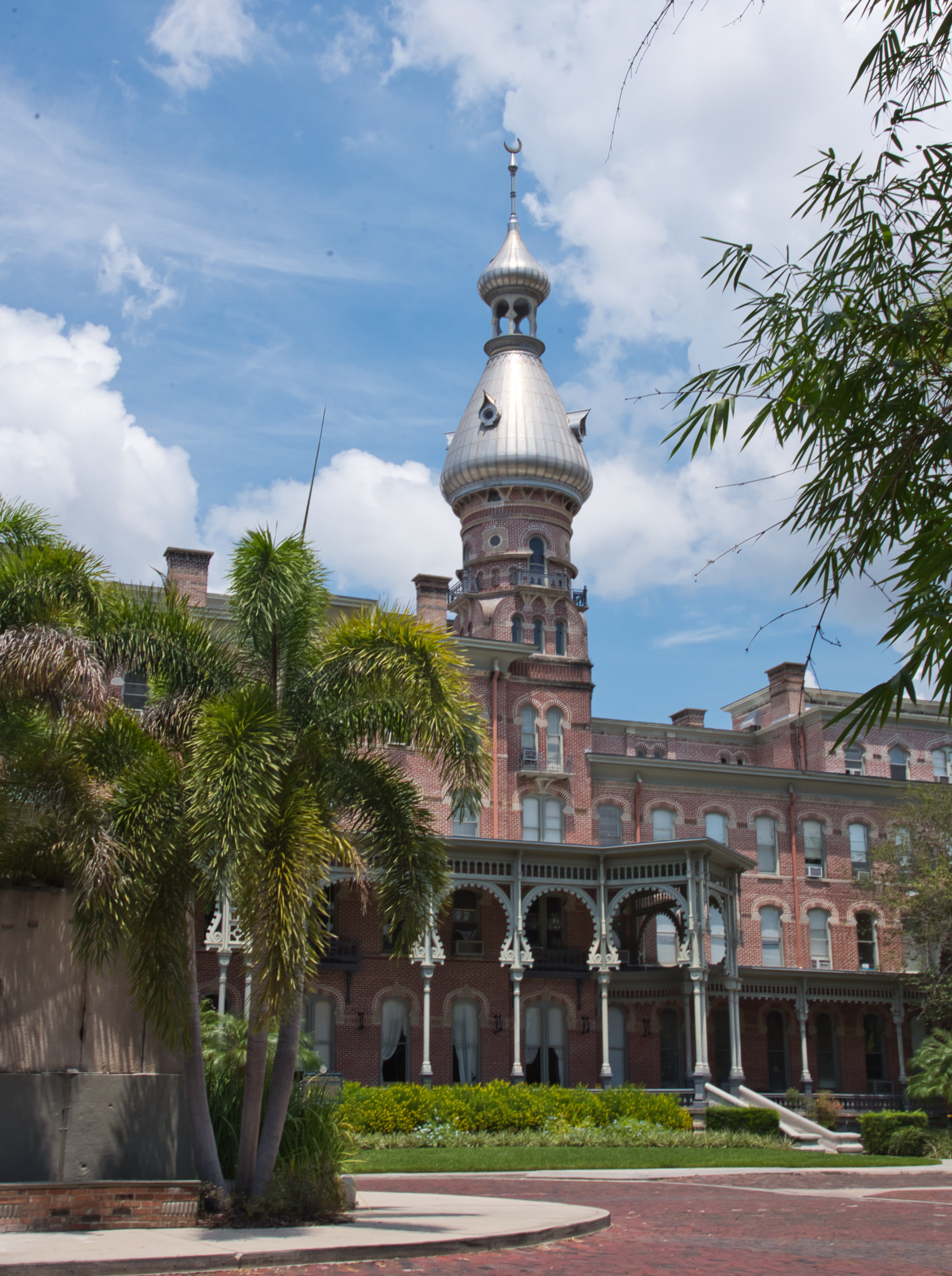 University of Tampa The Vintage Lens